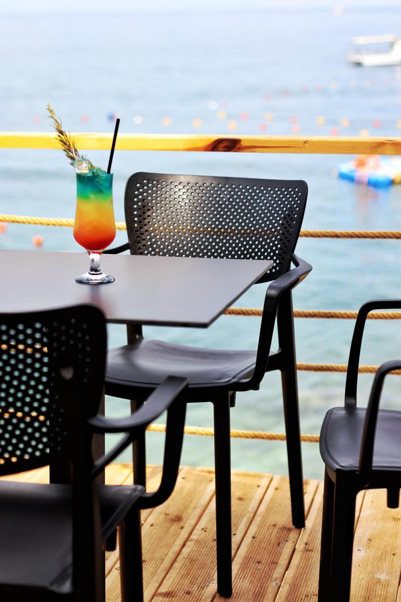 Golden Beach Suites Sarandë Exterior foto